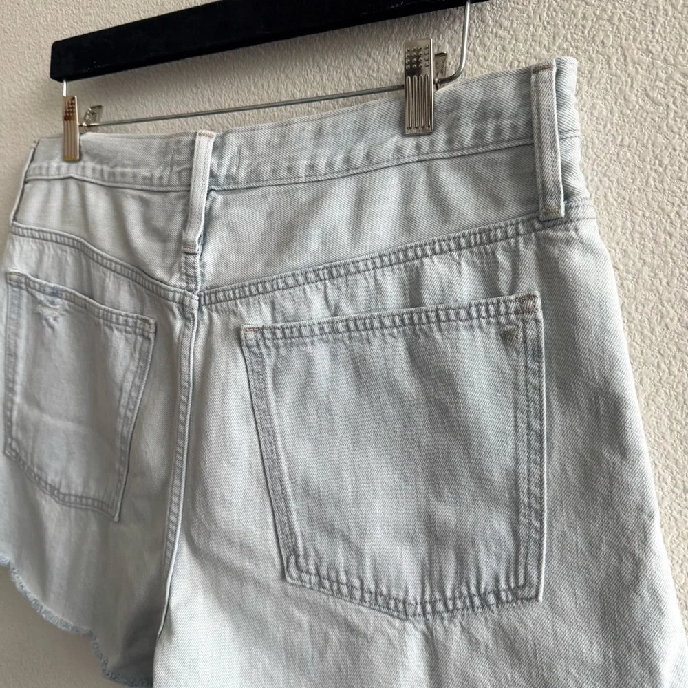 Madewell The Dadjean Short in Calaveros Wash Light Wash Raw Hem Spring Summer